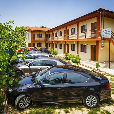 فندق Casa Tudorascu فاما فيكي المظهر الخارجي الصورة